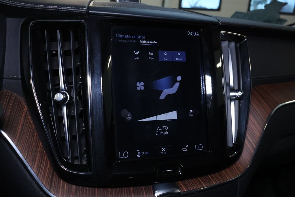 Used 2019 Volvo XC60 T8 Inscription w/ Advanced Package AWD/4WD image 29