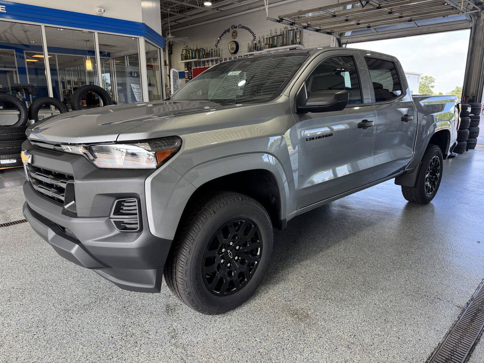 New 2026 Chevrolet Colorado W/T w/ WT Custom Package AWD/4WD image 4