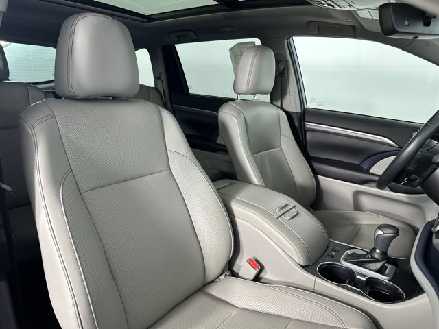 Used 2019 Toyota Highlander Limited Platinum AWD/4WD image 26