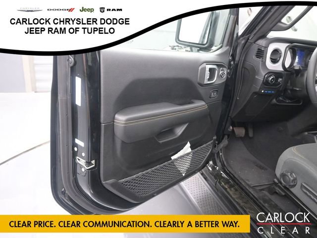 Used 2025 Jeep Wrangler Sahara image 11