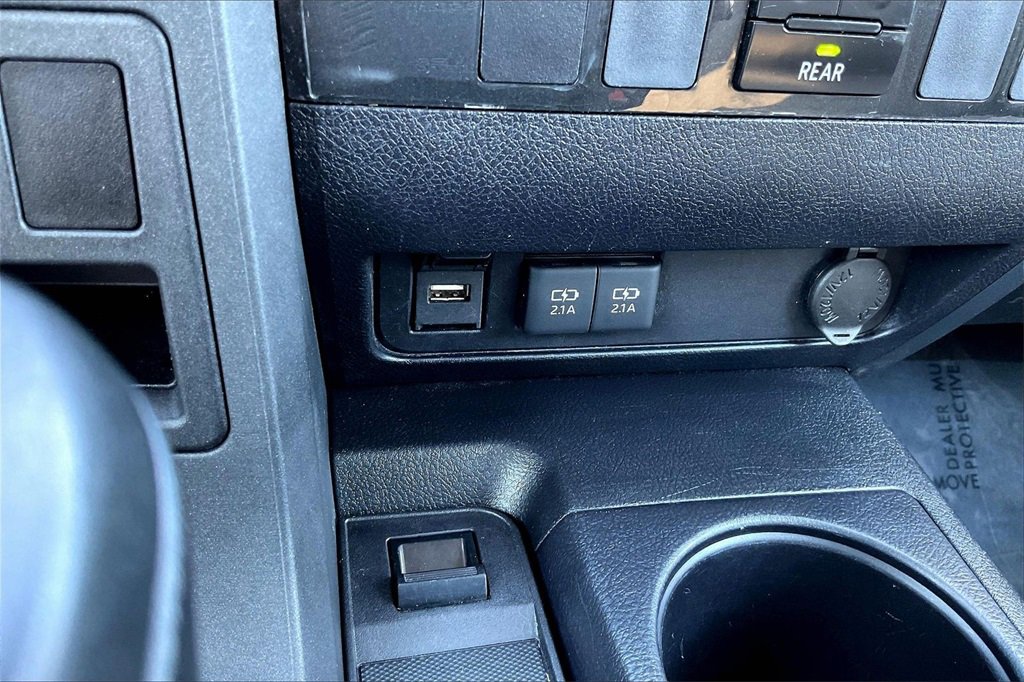 Used 2022 Toyota Sequoia SR5 image 33