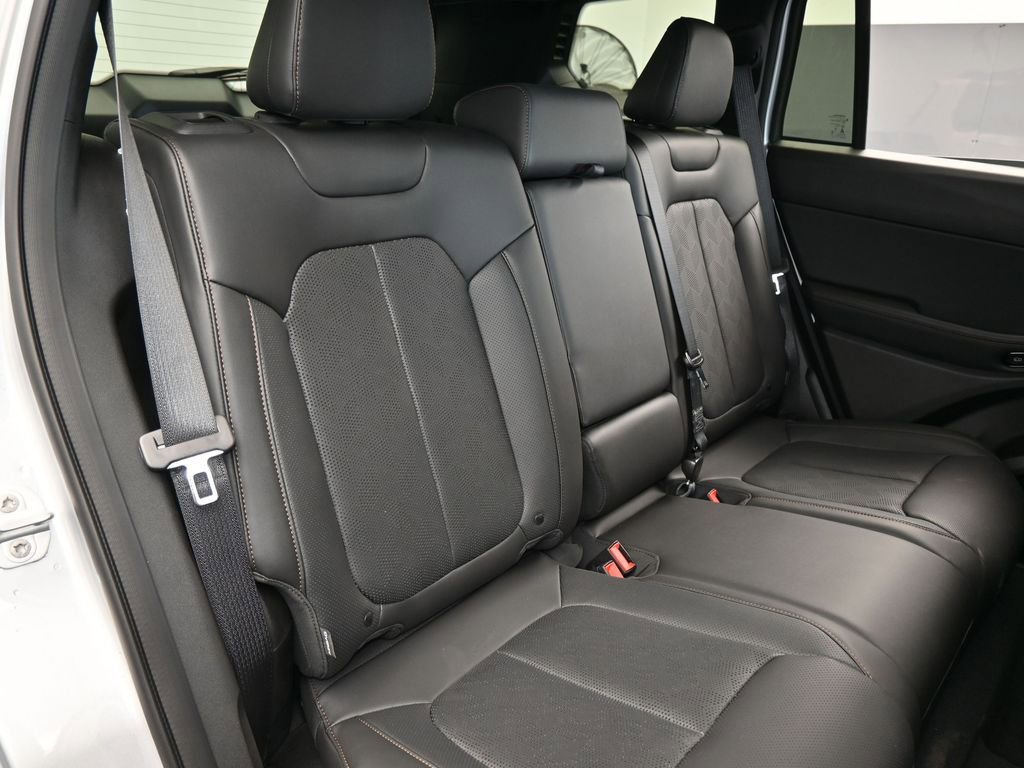 New 2026 Jeep Cherokee Overland image 37