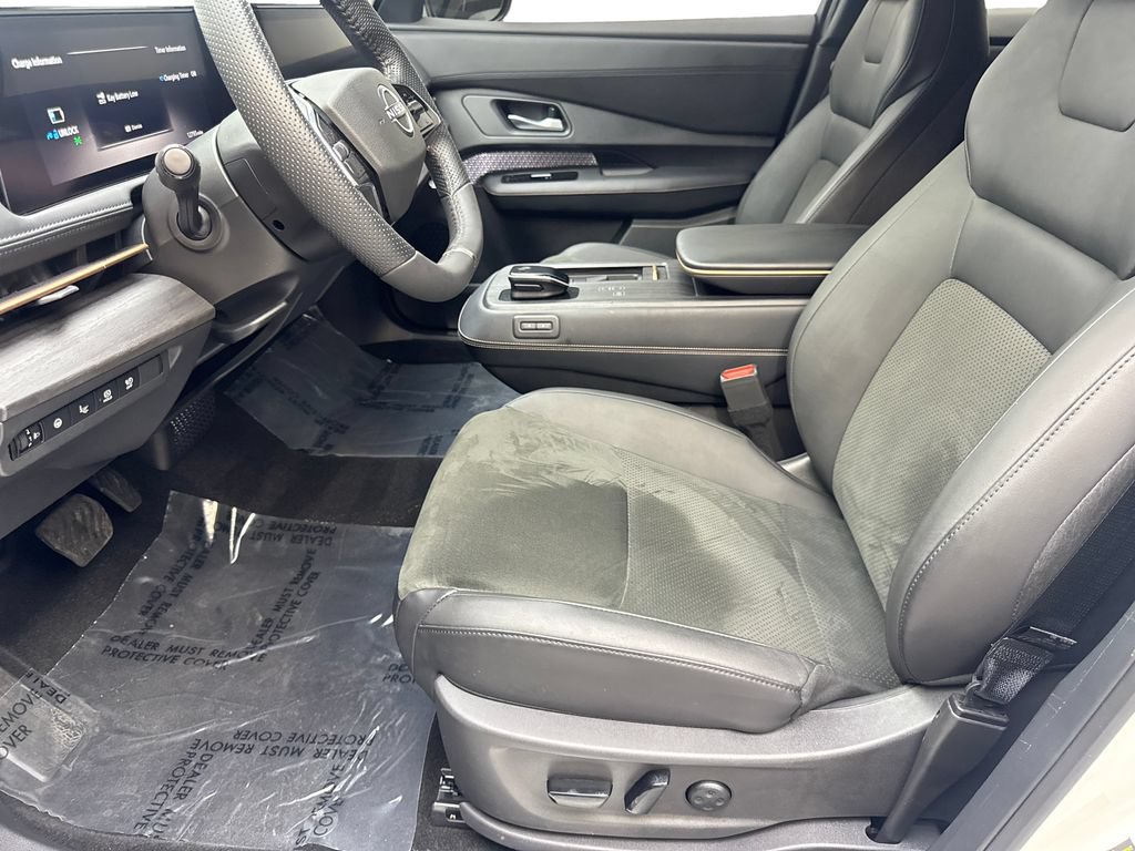 Used 2024 Nissan Ariya AWD image 27