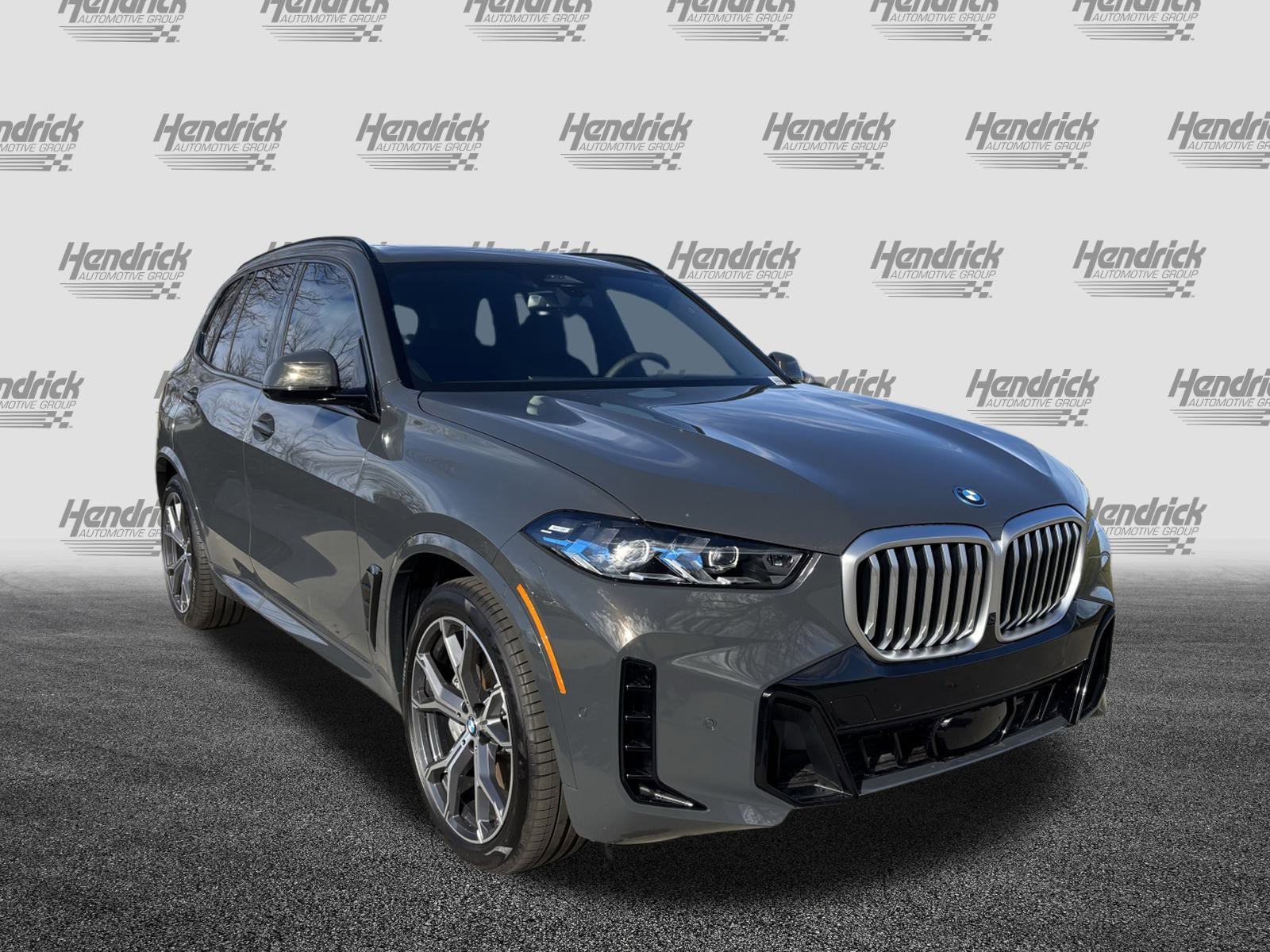 Used 2026 BMW X5 xDrive50e w/ M Sport Package image 2
