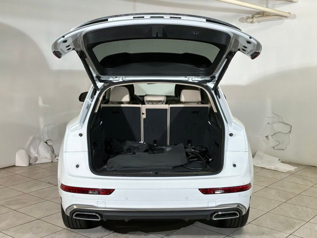 Used 2023 Audi Q5 e Premium w/ Convenience Package AWD/4WD image 23