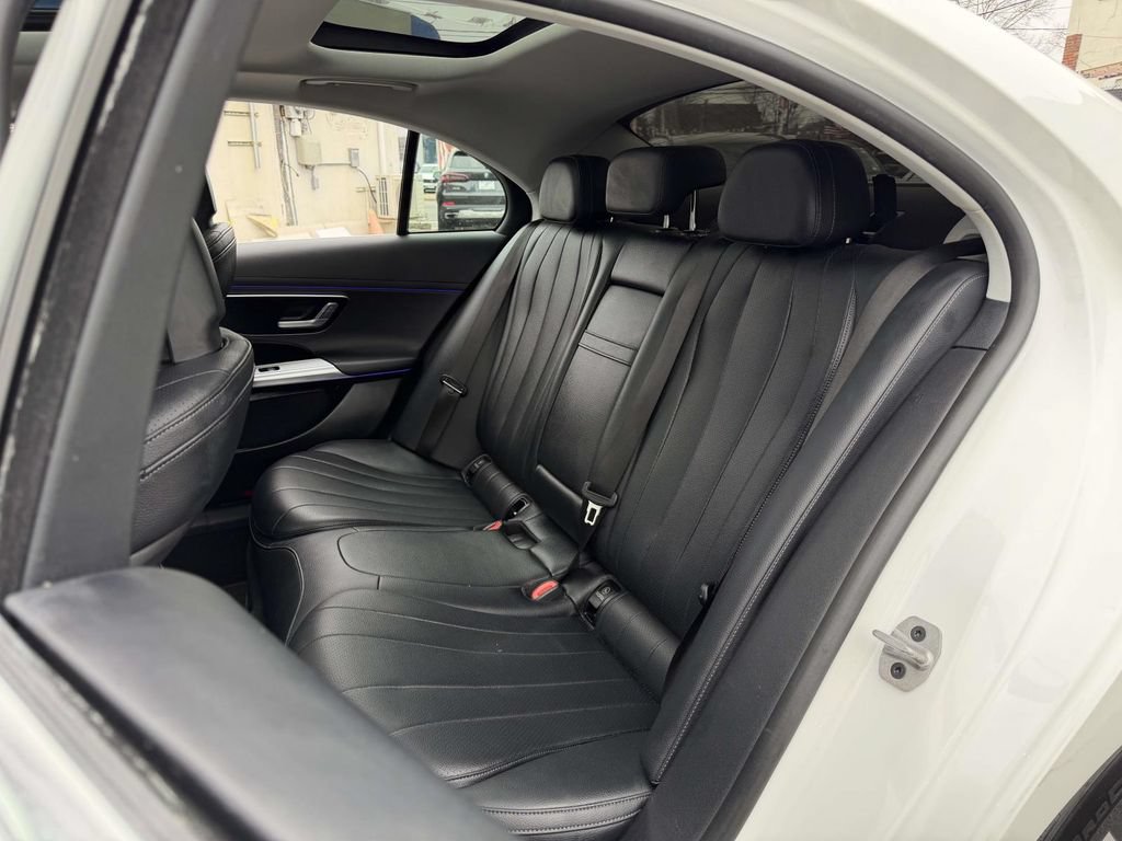 Used 2025 Mercedes-Benz E 350 4MATIC Sedan image 26