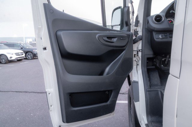 Used 2025 Mercedes-Benz Sprinter 2500 image 13