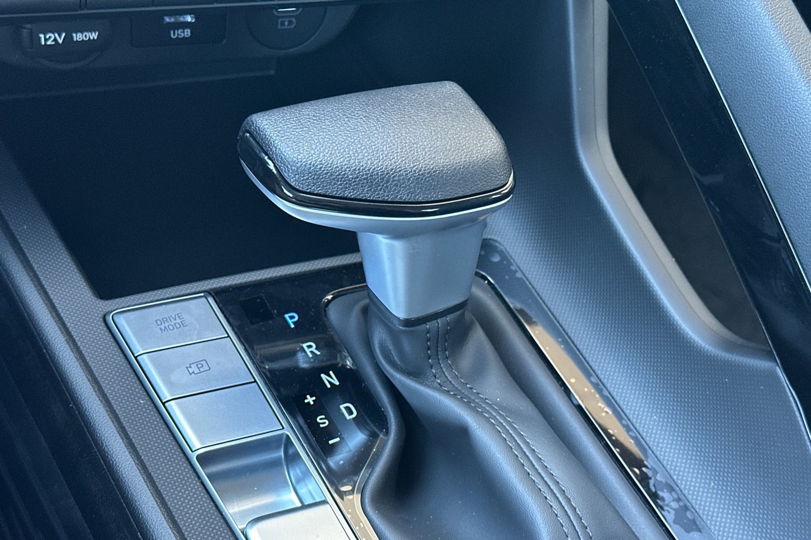 New 2026 Hyundai Elantra Hybrid FWD image 21