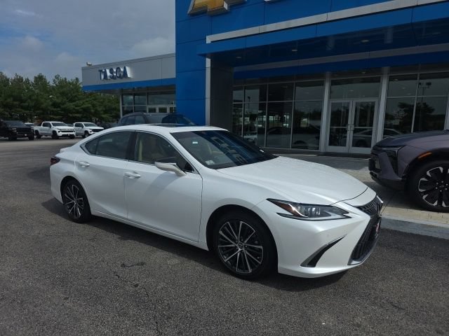 Used 2025 Lexus ES 350 w/ Premium Package