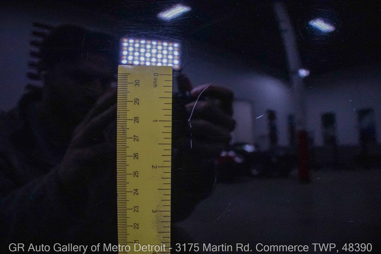 Used 1990 Cadillac Fleetwood Coupe FWD image 27