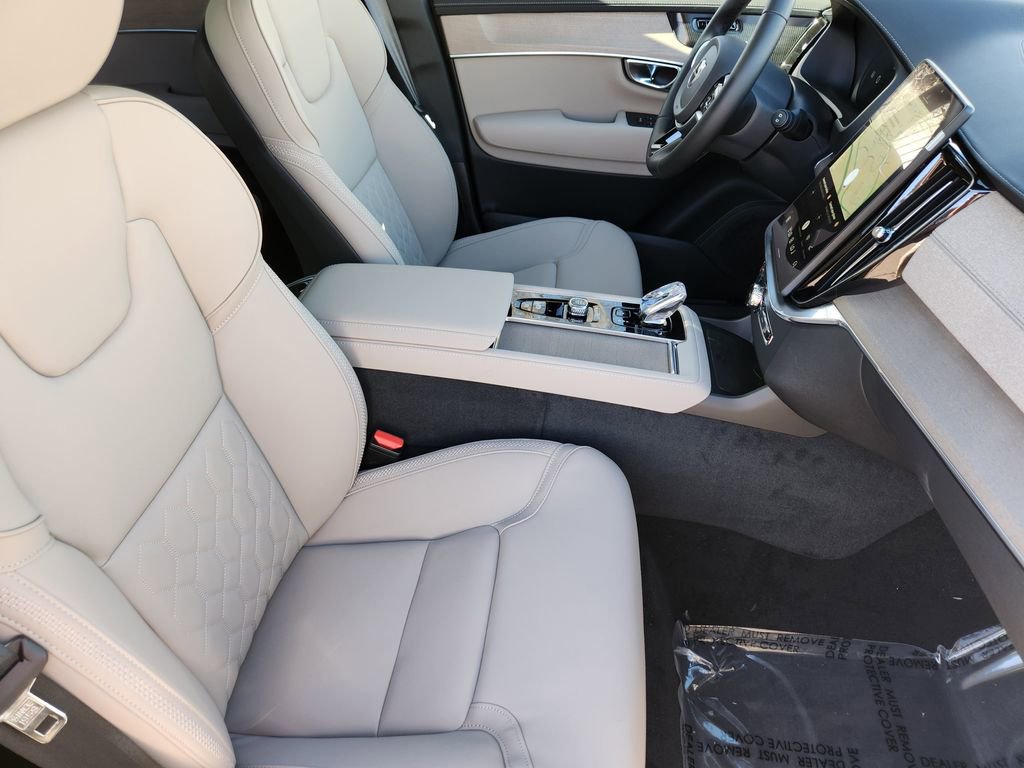 New 2026 Volvo XC90 T8 Plus w/ Protection Package Premier image 5