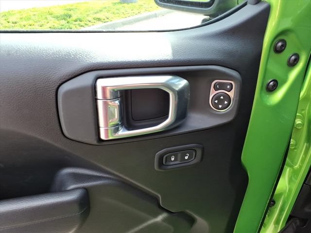 Used 2025 Jeep Gladiator Sport AWD/4WD image 16