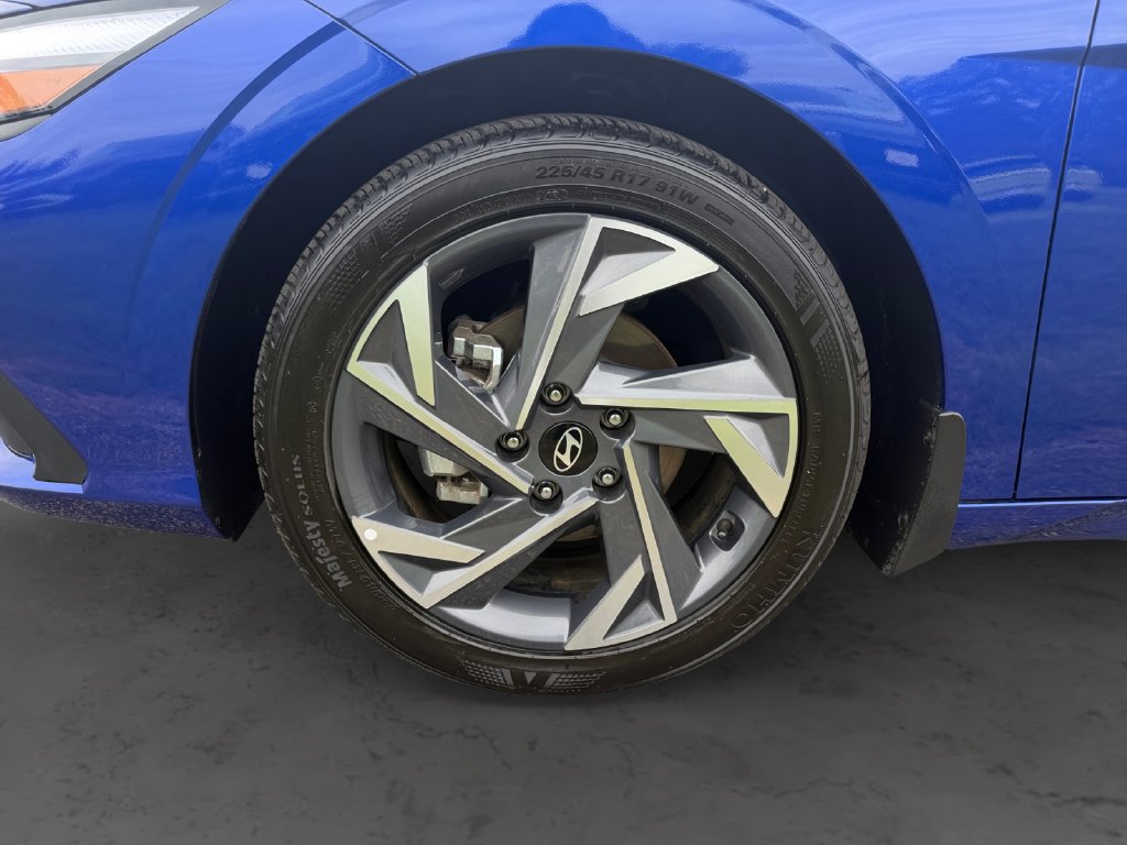 Used 2025 Hyundai Elantra Sport FWD image 15