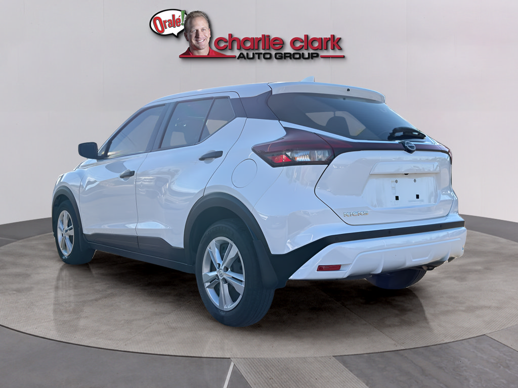 Used 2023 Nissan Kicks S FWD image 3