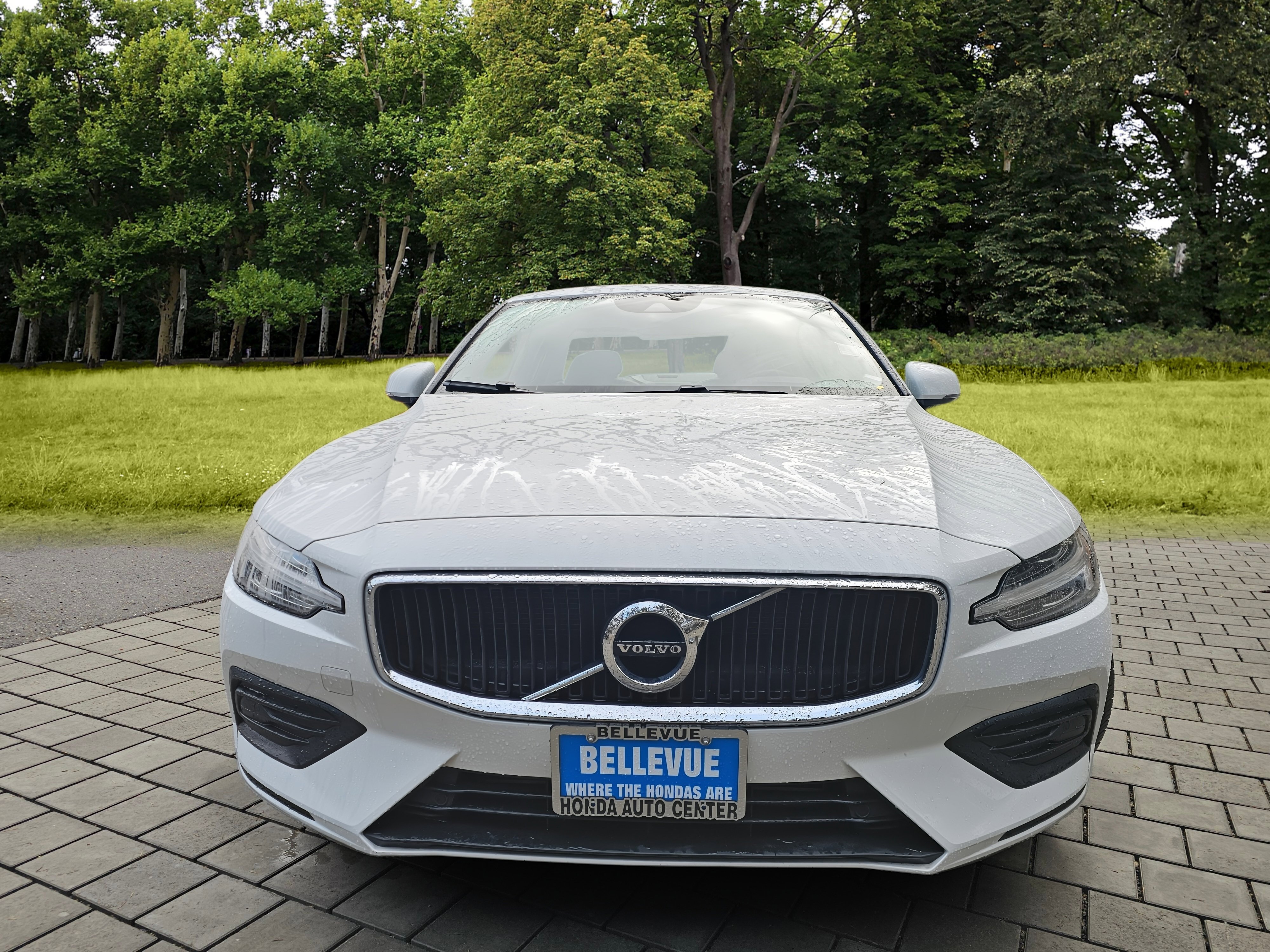 Used 2020 Volvo S60 T5 Momentum FWD image 2