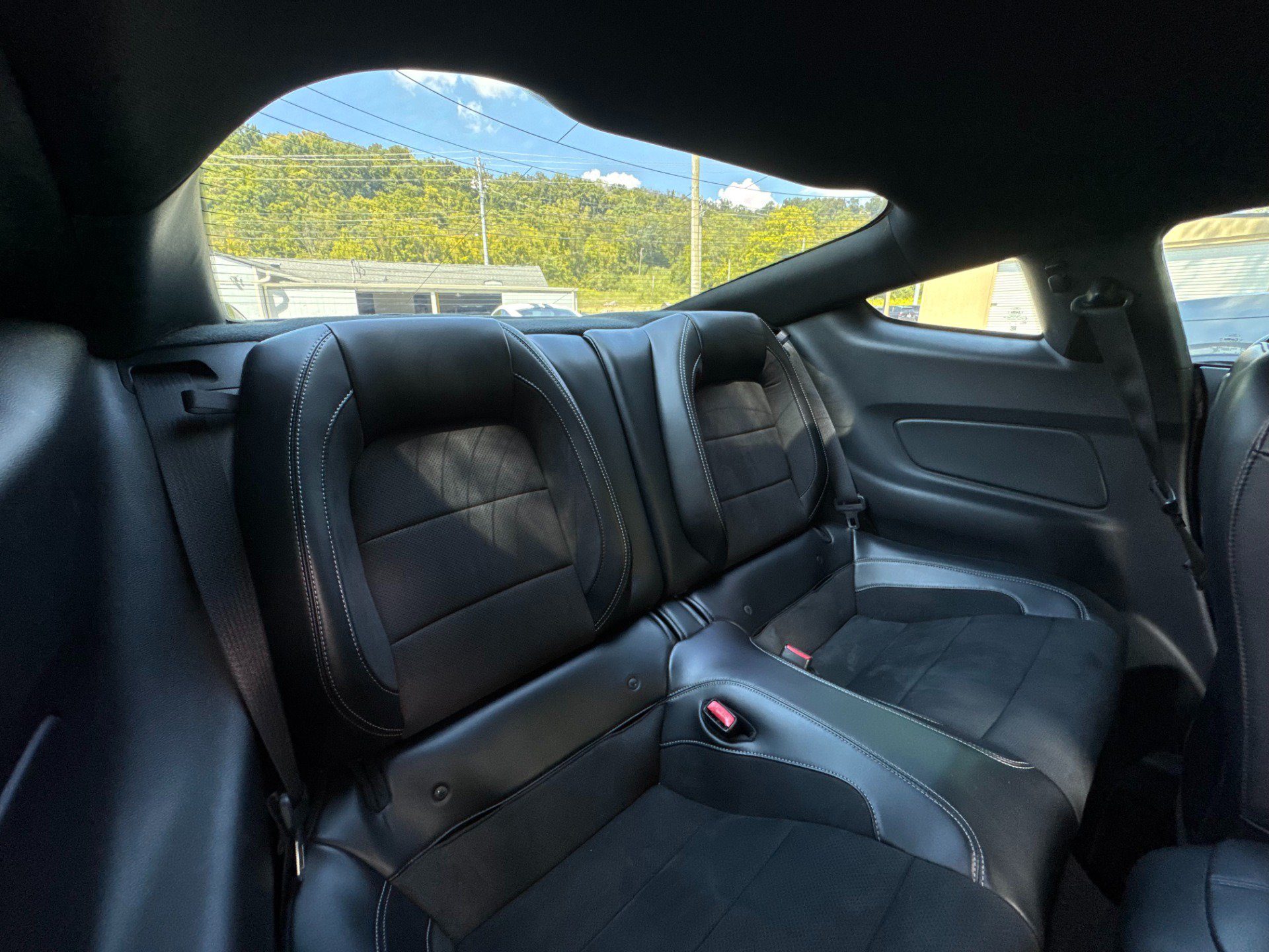 Used 2016 Ford Mustang Shelby GT350 w/ Technology Package RWD image 24