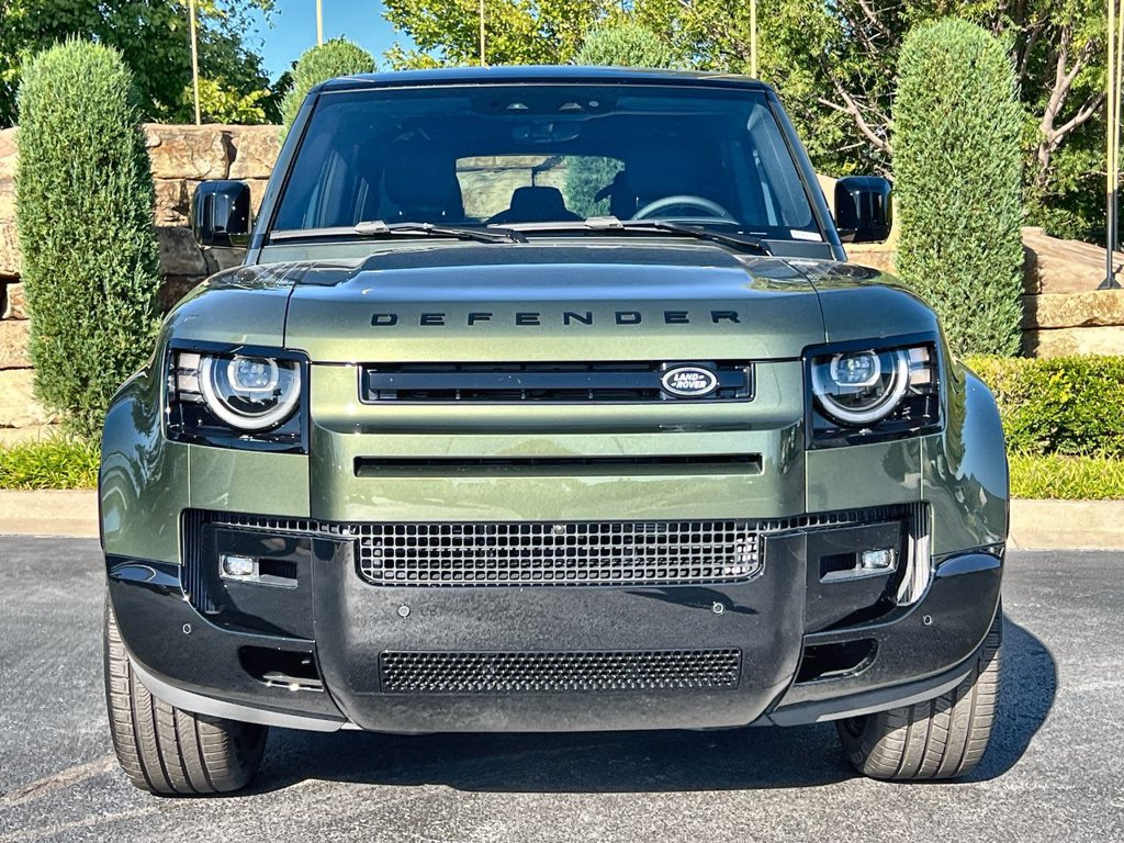 New 2026 Land Rover Defender 110 X-Dynamic SE AWD/4WD image 8