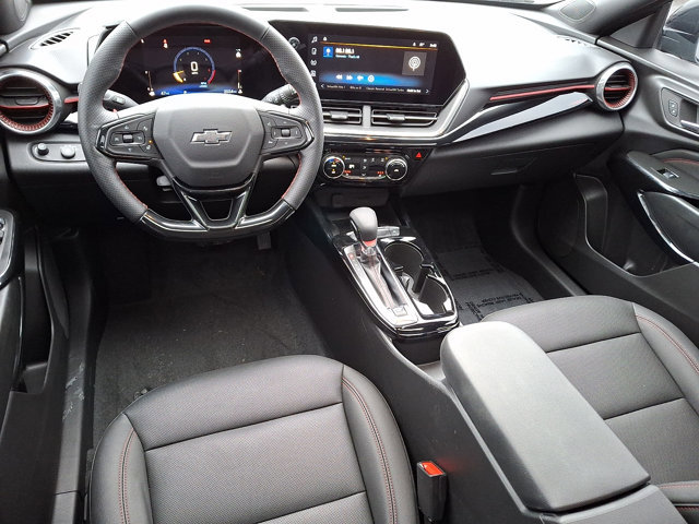 Used 2025 Chevrolet Trax RS w/ Sunroof Package image 11