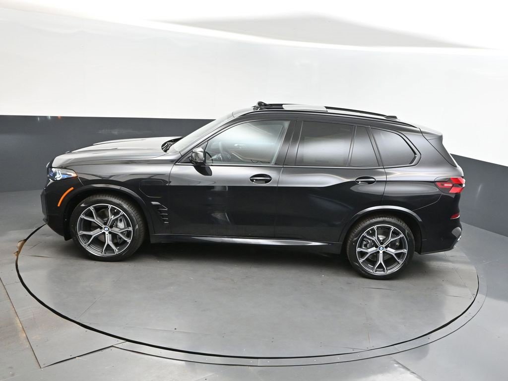 New 2026 BMW X5 xDrive50e image 32