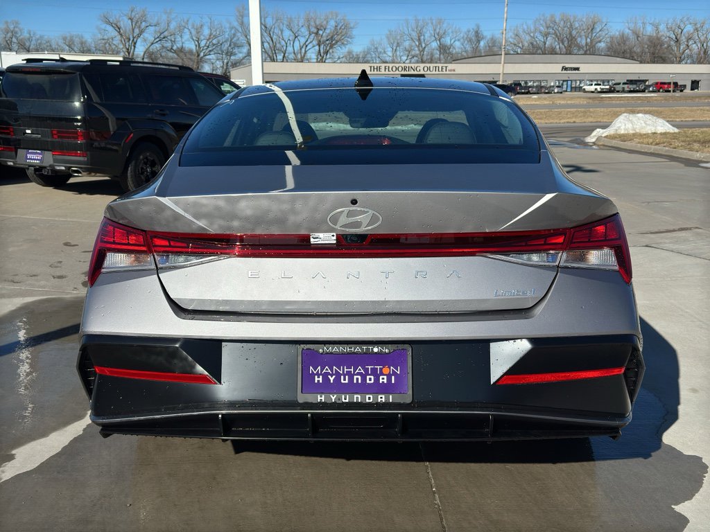 New 2025 Hyundai Elantra Limited image 9