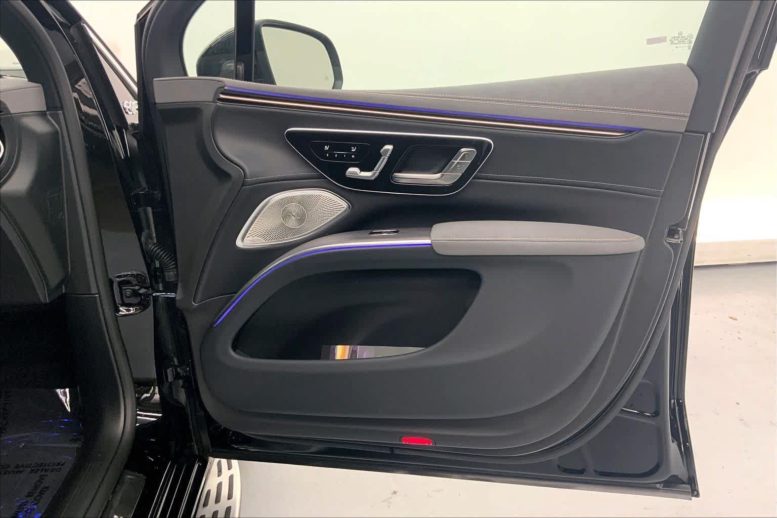 New 2027 Mercedes-Benz EQS 400 4MATIC SUV image 10