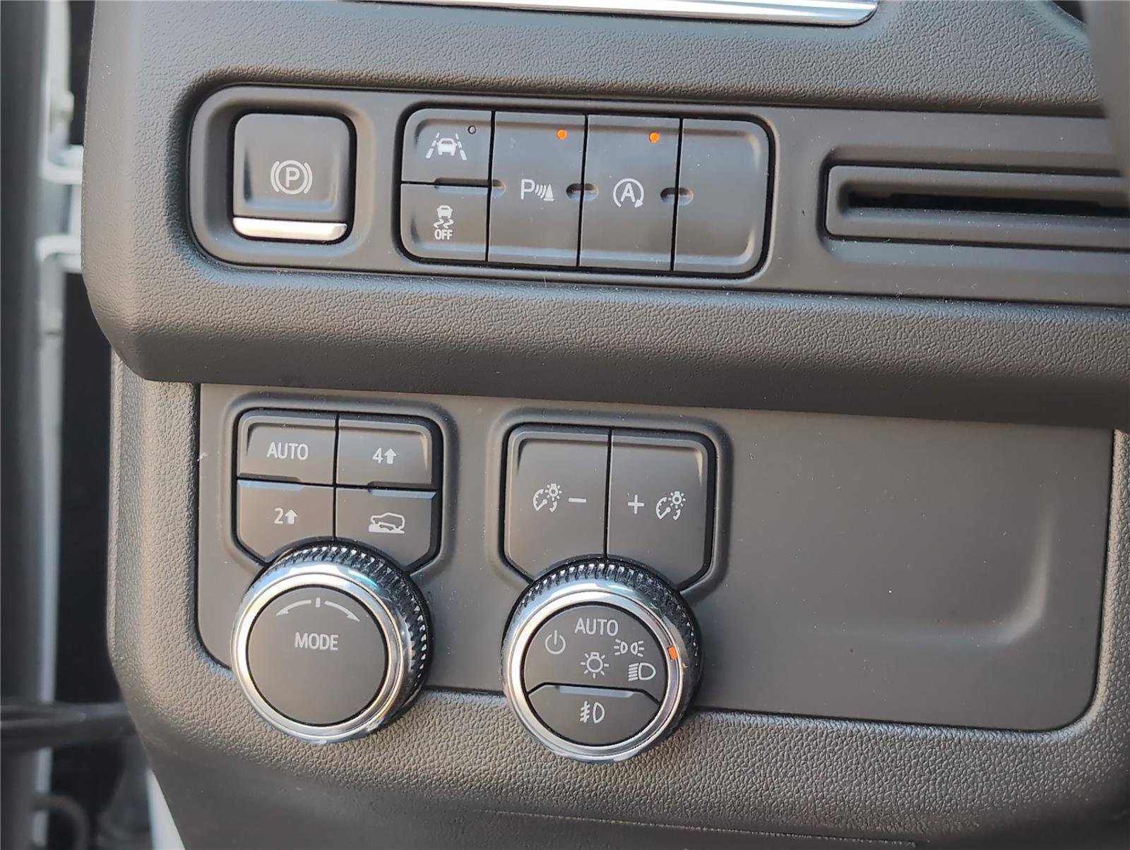 Used 2024 GMC Yukon XL SLT image 20