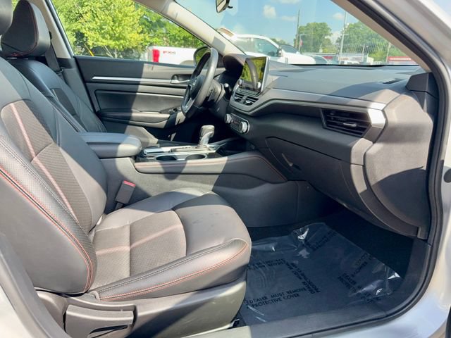 Used 2024 Nissan Altima 2.5 SR FWD image 8