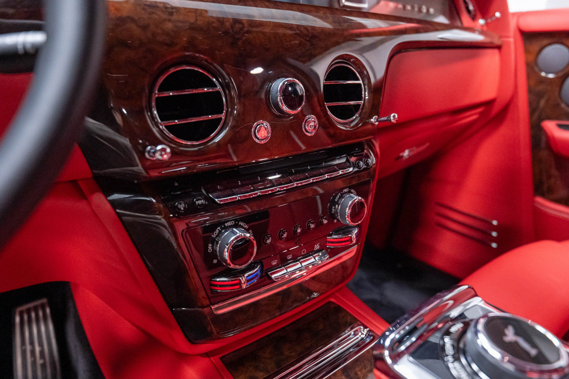 Used 2019 Rolls-Royce Phantom Sedan RWD image 15