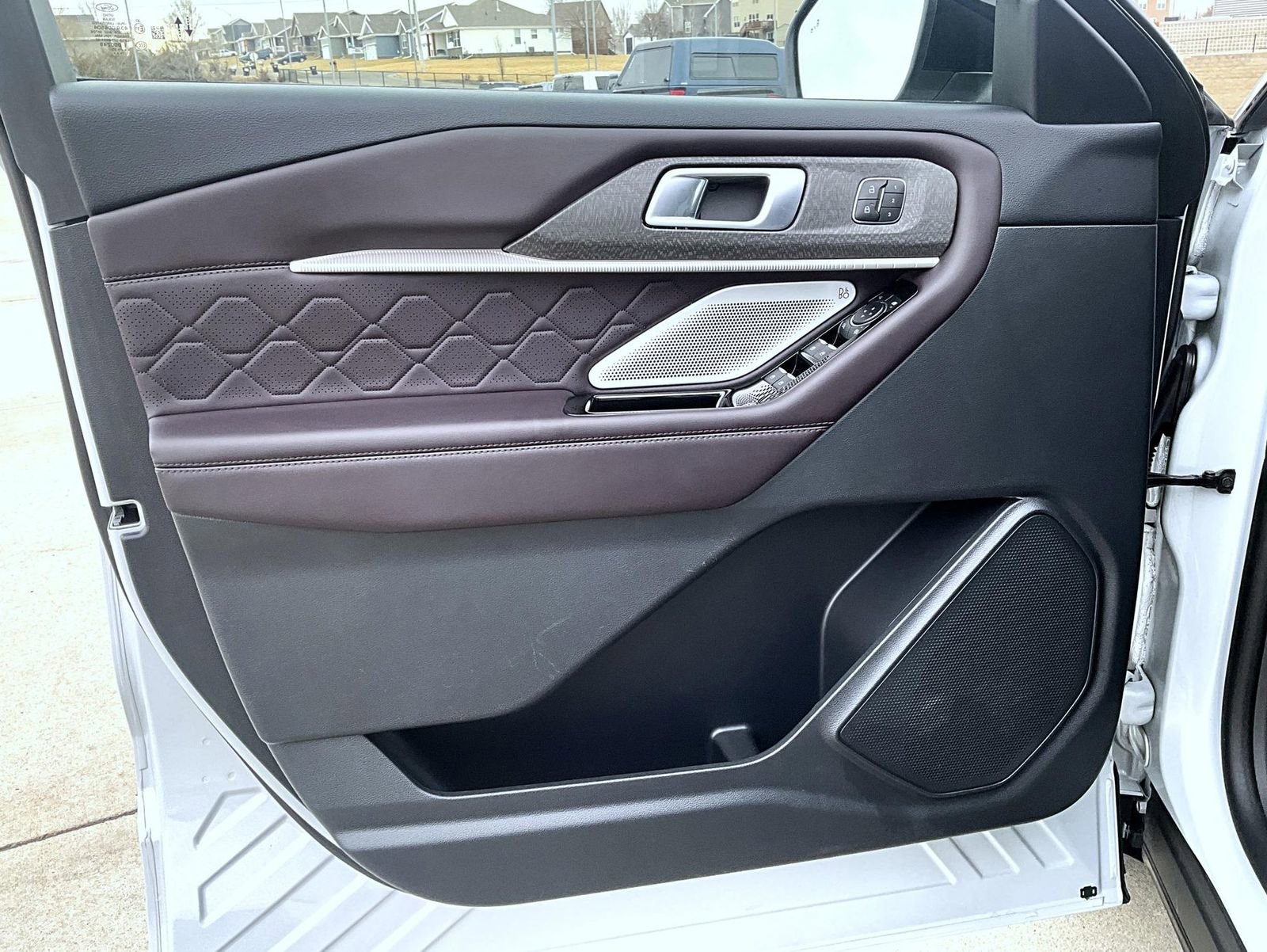 Used 2025 Ford Explorer Platinum w/ LUX Leather Package image 9