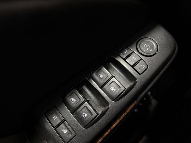 Used 2016 Chevrolet Suburban LTZ AWD/4WD image 15