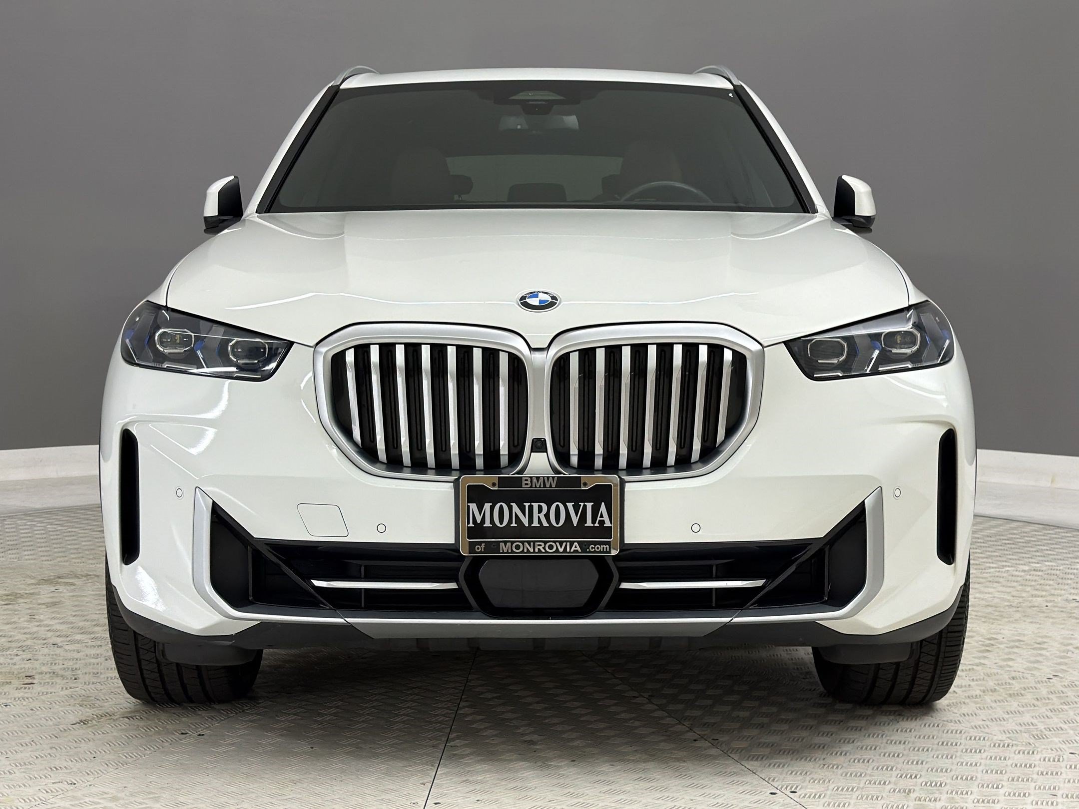 Used 2024 BMW X5 sDrive40i w/ Premium Package RWD image 6