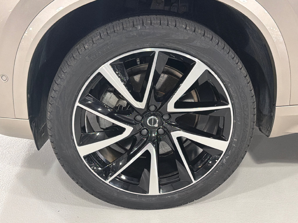 Certified 2023 Volvo XC90 B6 Plus w/ Protection Package Premier AWD/4WD image 8