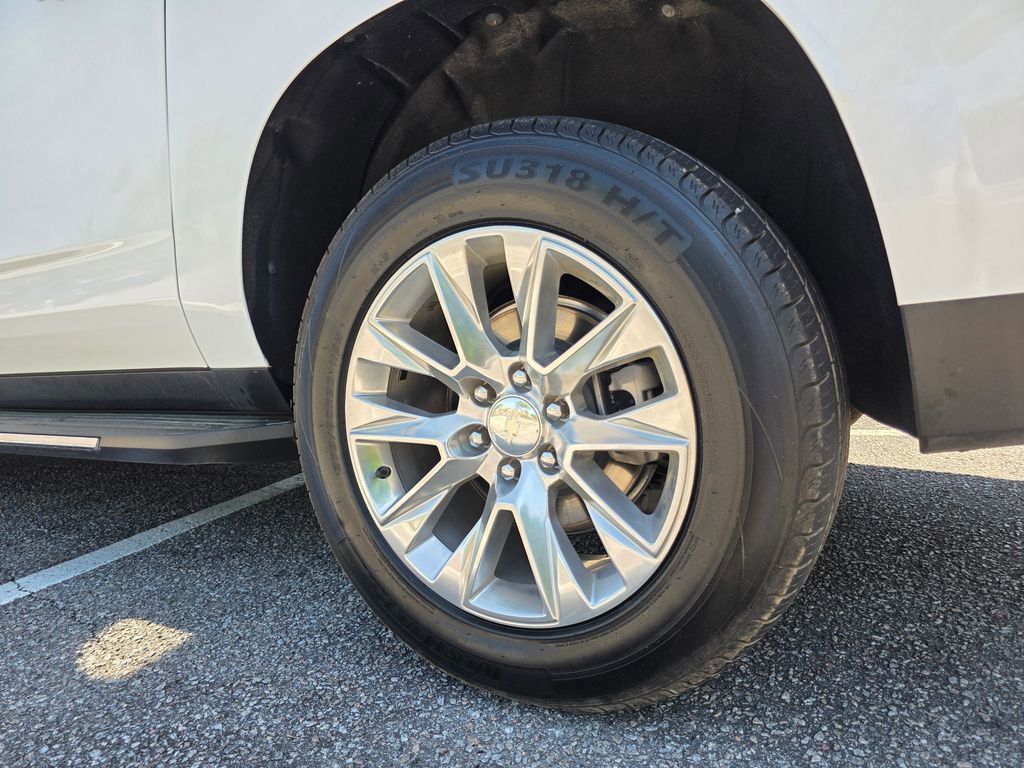 Used 2023 Chevrolet Suburban Premier image 34
