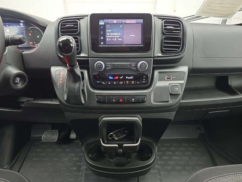 Used 2025 RAM ProMaster 2500 w/ U-Haul Equipment Group FWD image 30