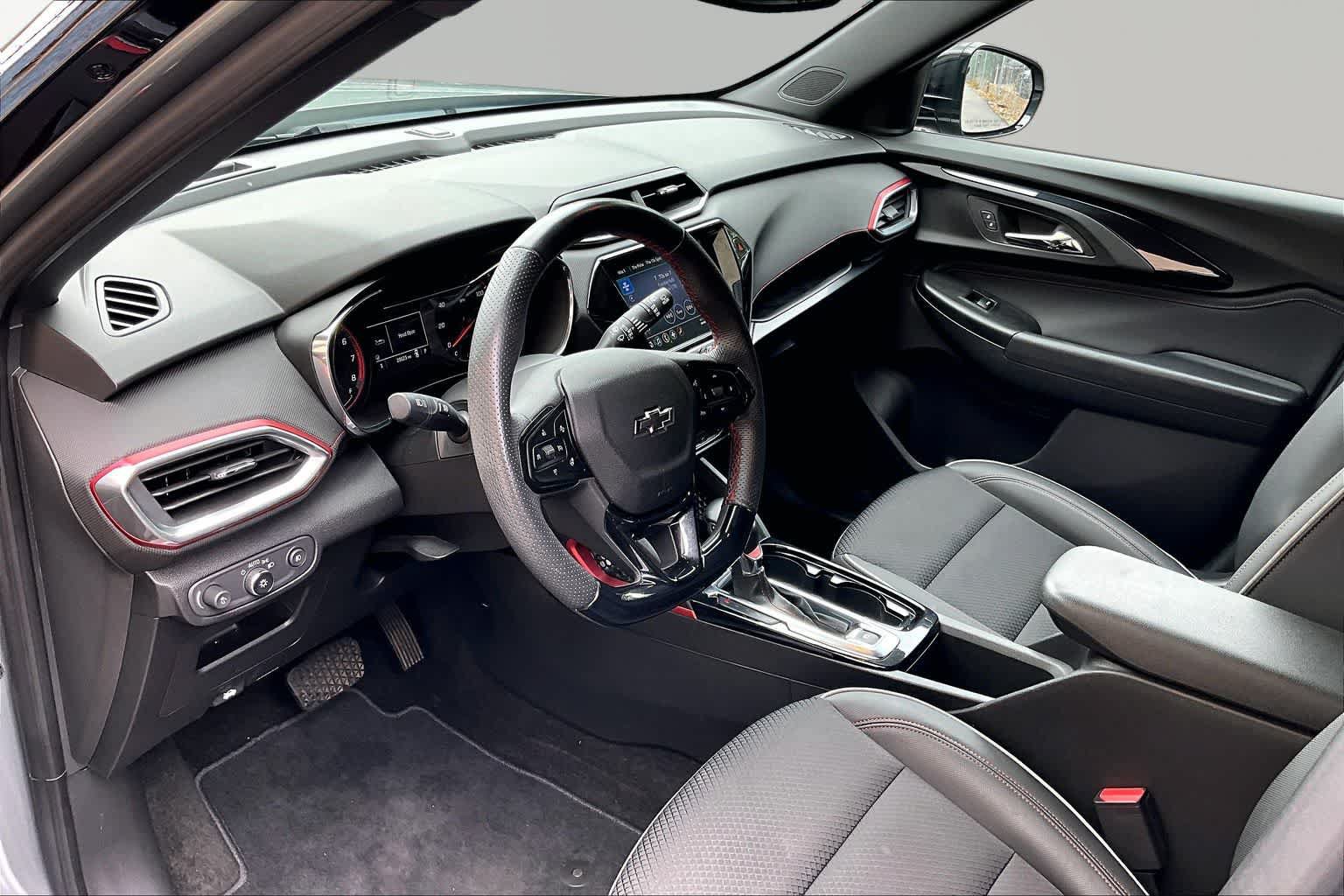 Used 2023 Chevrolet TrailBlazer RS w/ Convenience Package FWD image 18