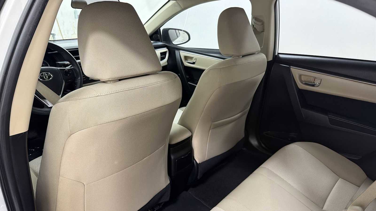 Used 2014 Toyota Corolla LE FWD image 24