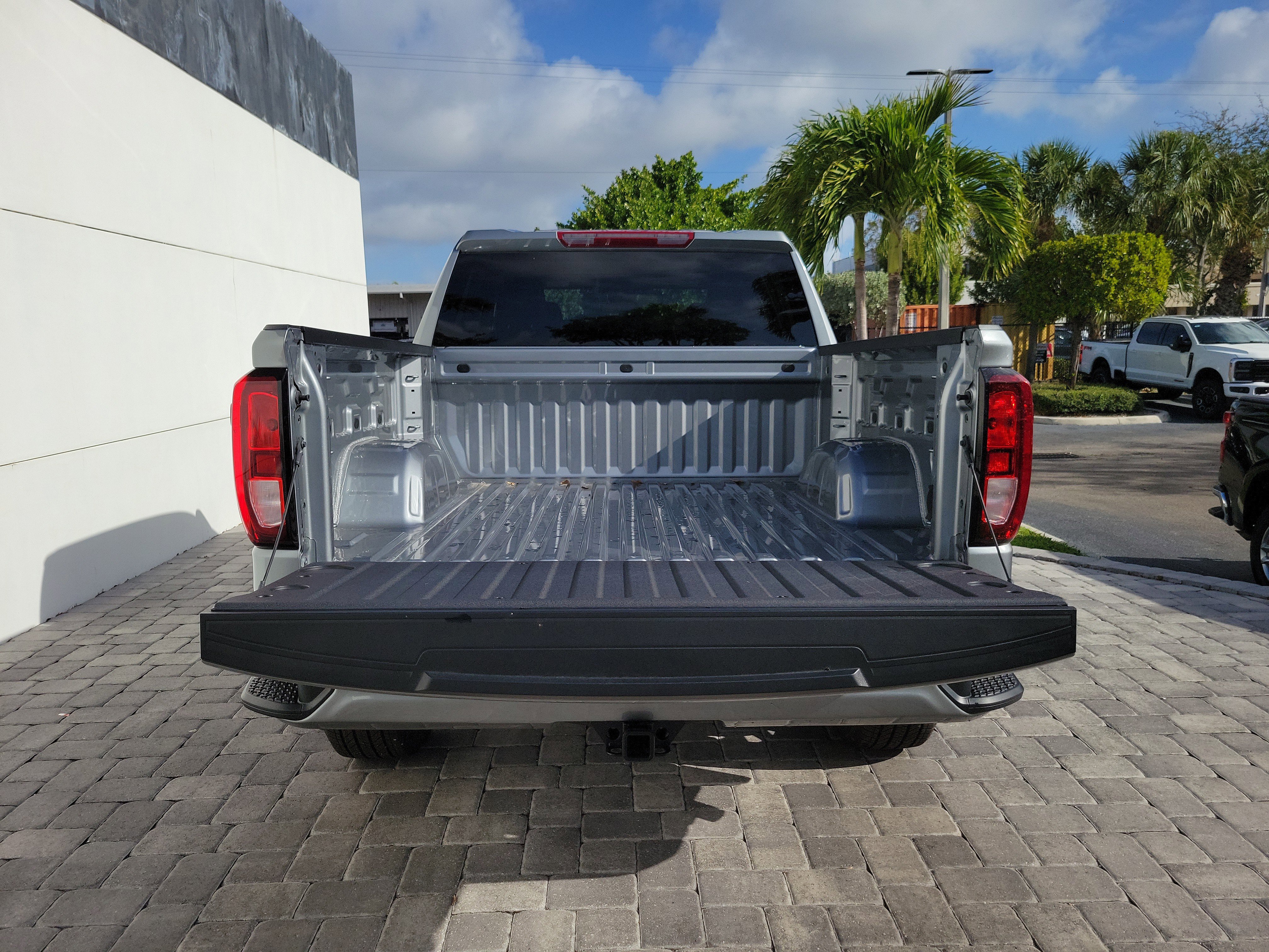New 2026 GMC Sierra 1500 Elevation image 9