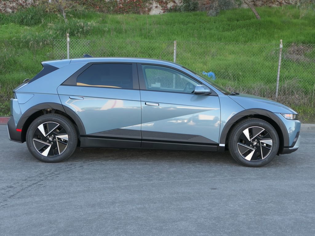 New 2026 Hyundai Ioniq 5 SEL image 2