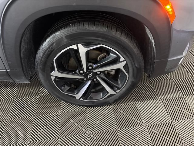 Used 2021 Chevrolet TrailBlazer RS w/ Sun and Liftgate Package FWD image 42