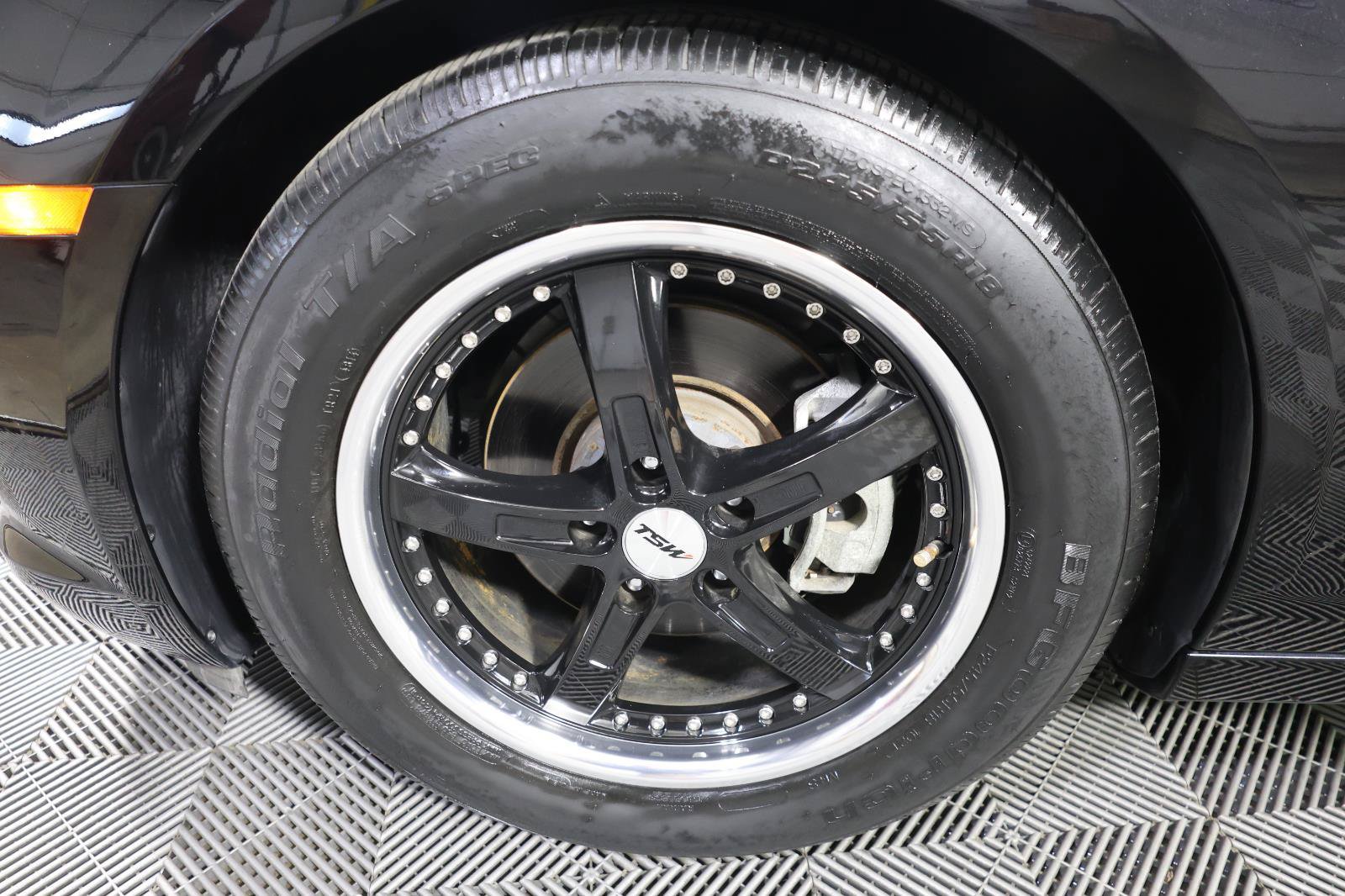 Used 2015 Chevrolet Camaro LS RWD image 24