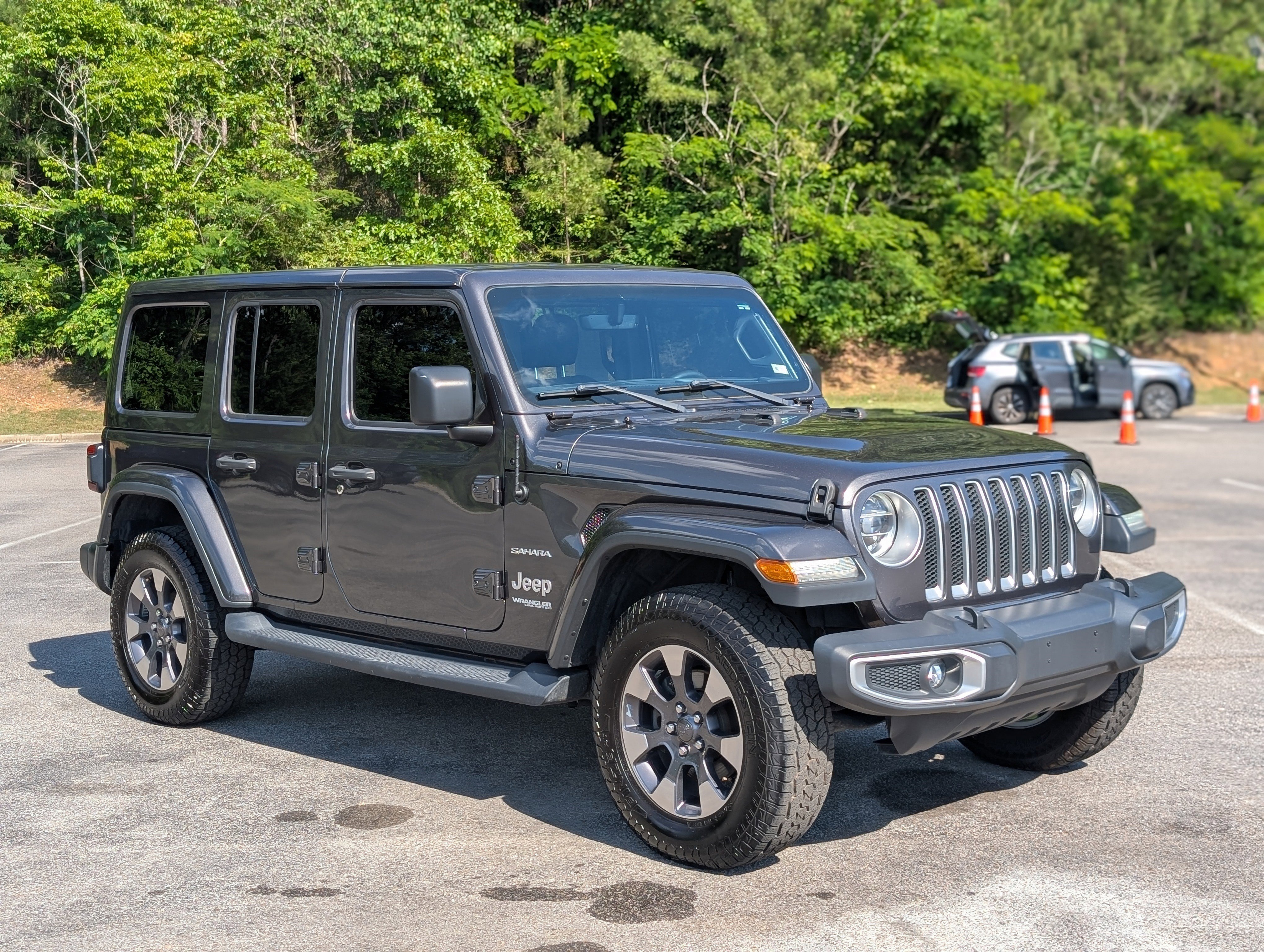 Used 2018 Jeep Wrangler Unlimited Sahara AWD/4WD image 11