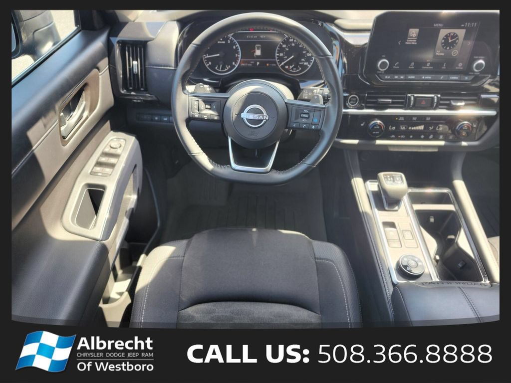 Used 2024 Nissan Pathfinder SV w/ SV Premium Package AWD/4WD image 13