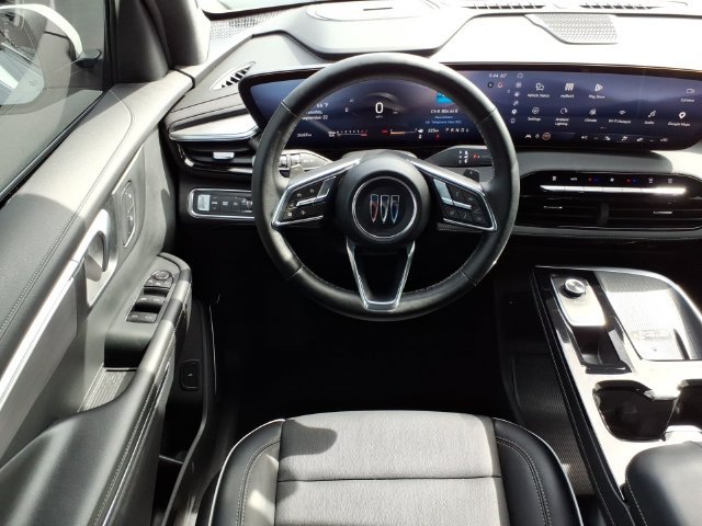 Used 2025 Buick Enclave Preferred FWD image 17