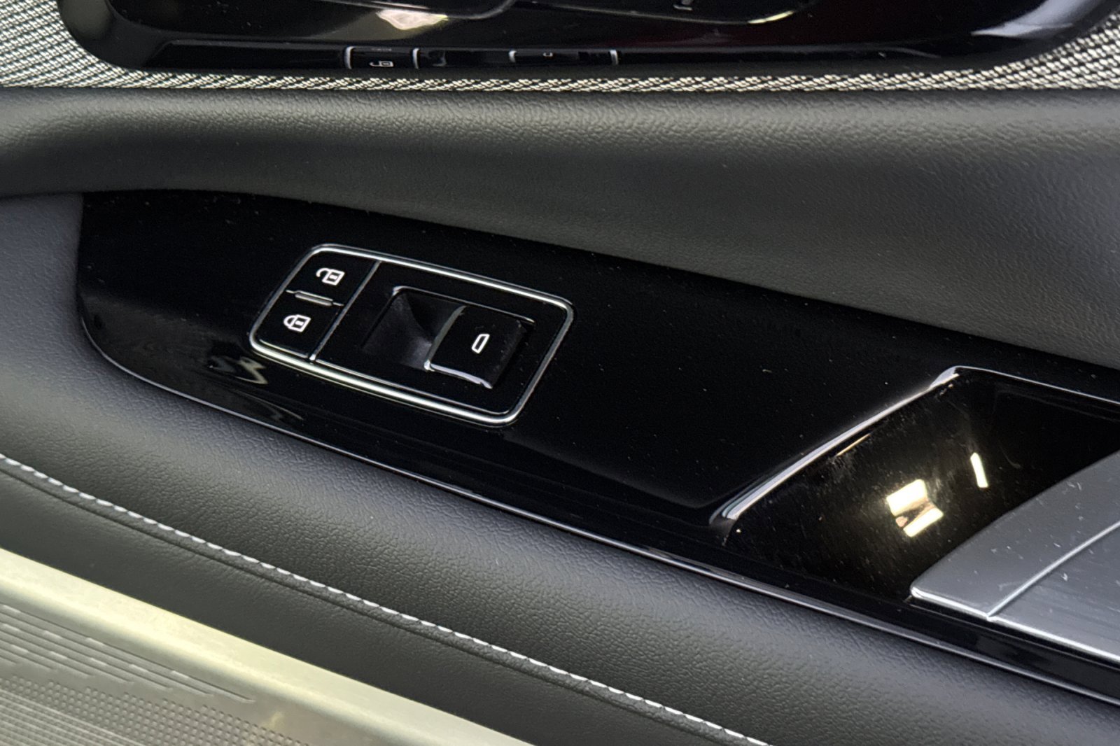 Certified 2025 Cadillac Optiq Luxury 1 image 21