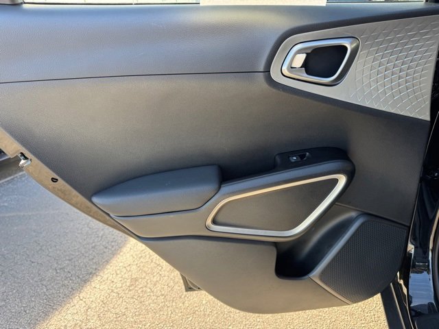 Certified 2025 Kia Soul LX image 9