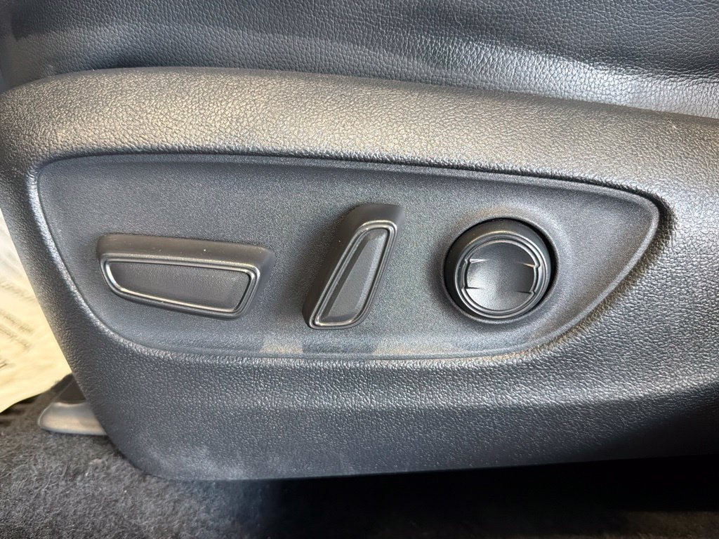 Certified 2021 Toyota Highlander XSE FWD image 22