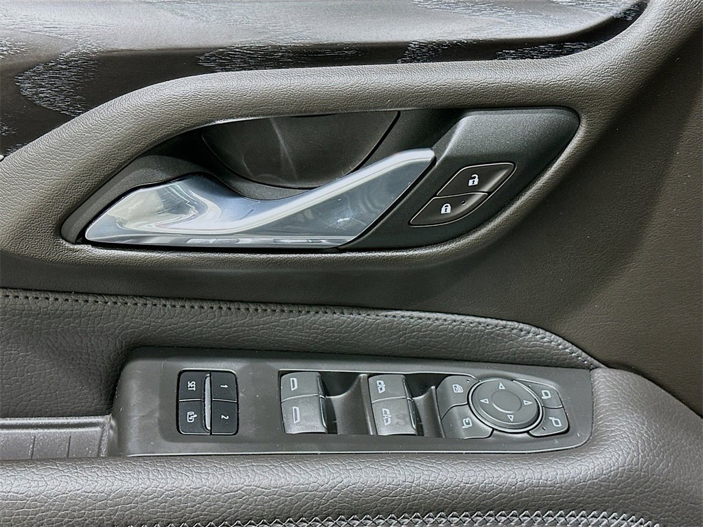 Used 2021 GMC Yukon Denali w/ Denali Ultimate Package image 17