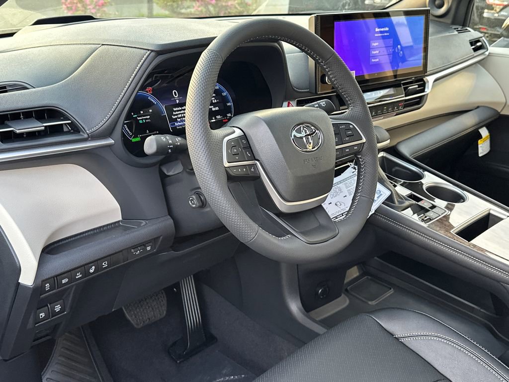New 2026 Toyota Sienna Platinum image 19