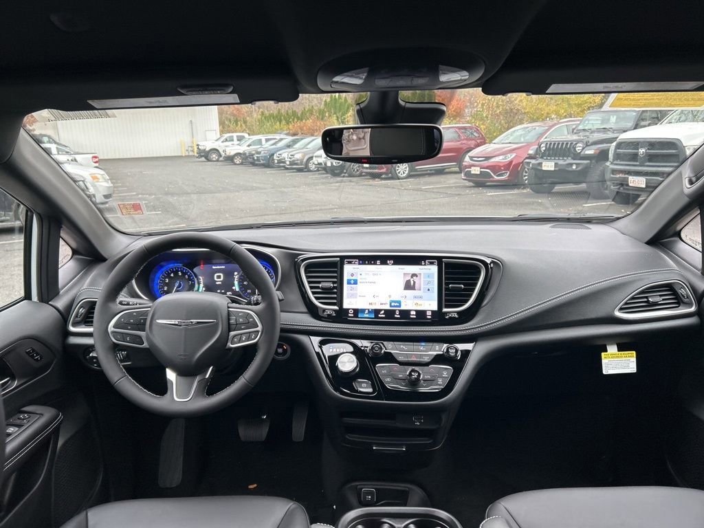 New 2026 Chrysler Pacifica Select image 14