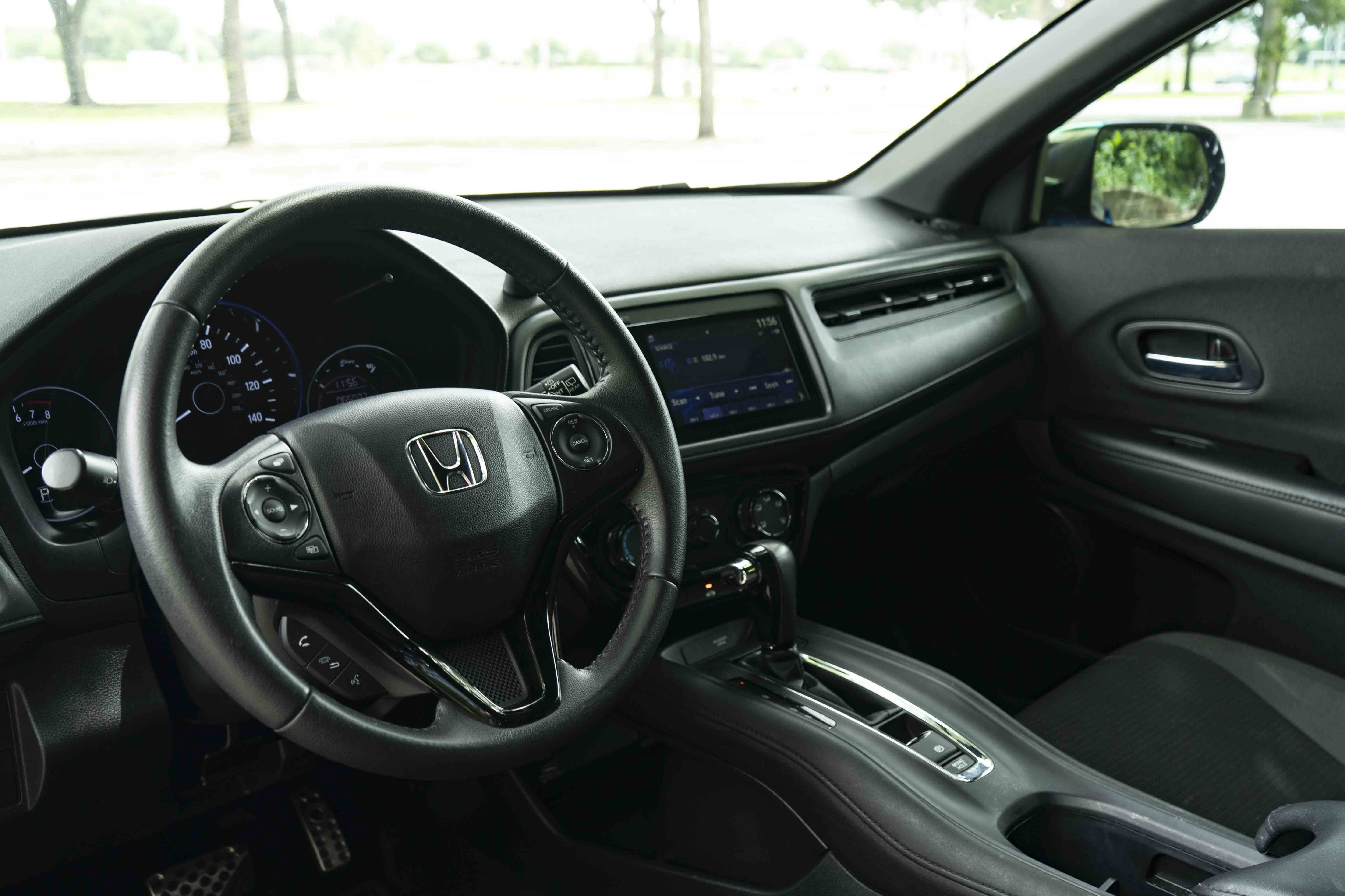 Used 2020 Honda HR-V Sport image 16
